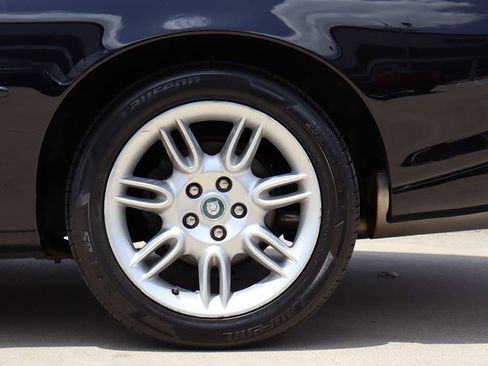 Used 2002 Jaguar XK8 Convertible image 42