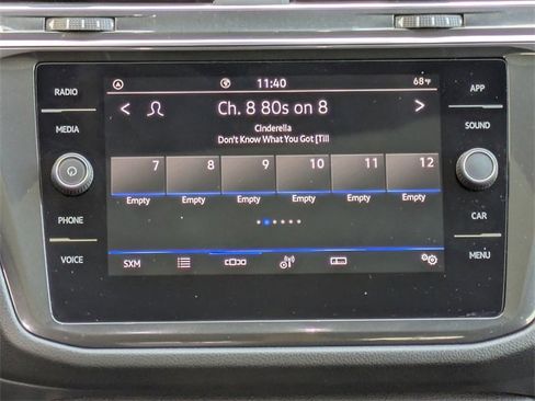 Used 2023 Volkswagen Tiguan SE w/ Panoramic Sunroof Package image 23