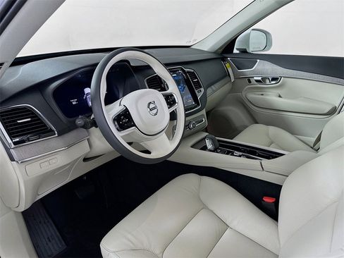 Used 2025 Volvo XC90 T8 Plus w/ Protection Package Premier image 10
