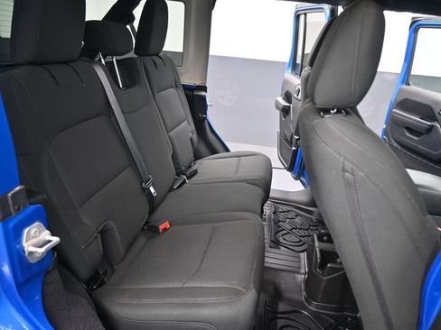 Used 2022 Jeep Wrangler Unlimited Sport w/ Sun And Sound Package AWD/4WD image 25