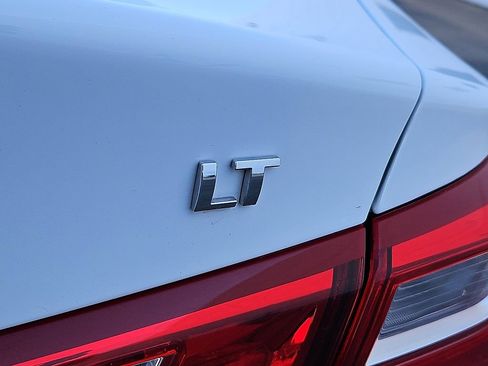 Used 2024 Chevrolet Malibu LT image 15