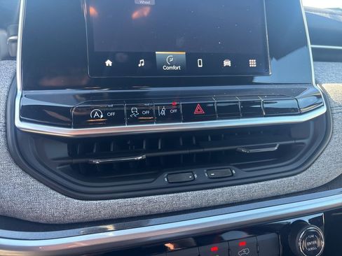 New 2026 Jeep Compass Latitude image 15