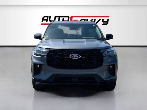 Used 2025 Ford Explorer ST-Line AWD/4WD image 2