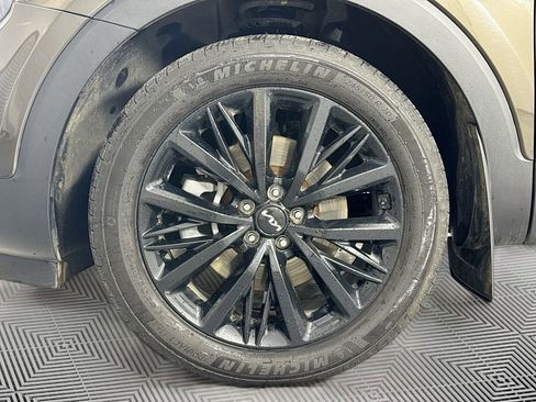 Used 2022 Kia Telluride SX w/ SX Prestige Package image 35