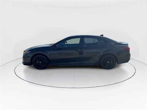 Used 2025 Toyota Camry SE image 5