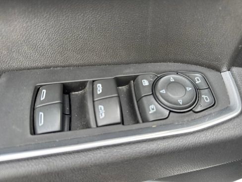 Used 2025 GMC Sierra 1500 SLT AWD/4WD image 24