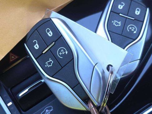 Used 2023 Maserati Levante GT AWD/4WD image 19