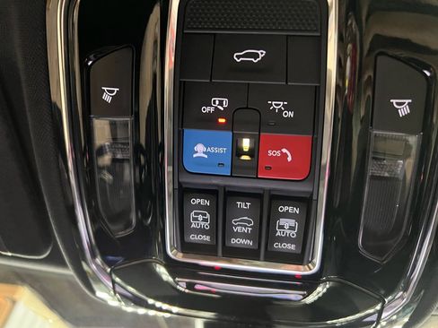 Used 2023 Jeep Grand Cherokee Overland w/ Advanced Protech Group III image 26