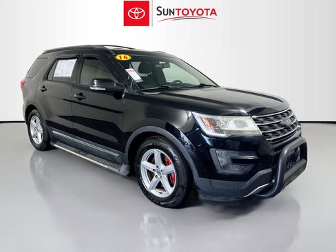 Used 2016 Ford Explorer XLT image 1