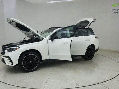 Used 2025 Mercedes-Benz GLC 300 4MATIC image 73