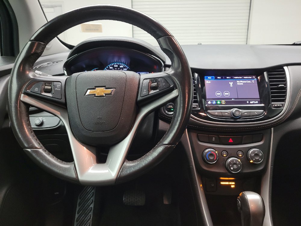 Used 2020 Chevrolet Trax LT w/ LT Convenience Package FWD image 22