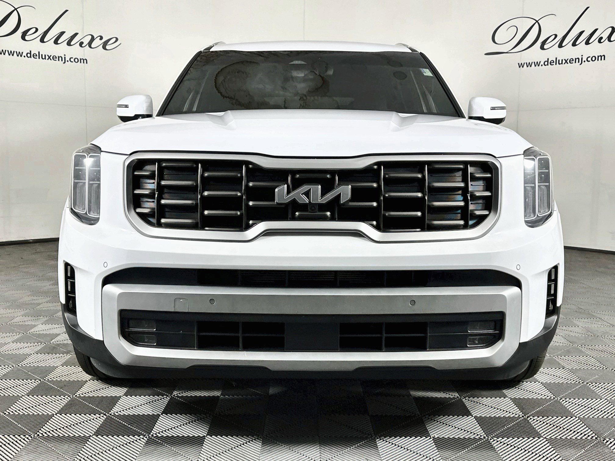 Used 2024 Kia Telluride SX Prestige AWD/4WD image 2
