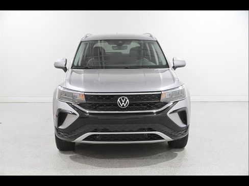 Certified 2024 Volkswagen Taos SE AWD/4WD image 2