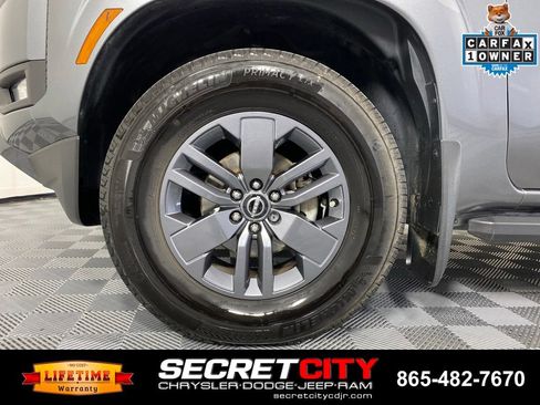 Used 2025 Nissan Frontier SV w/ SV Convenience Package AWD/4WD image 9