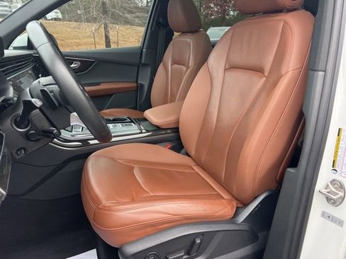 Used 2023 Audi Q7 2.0T Premium w/ Convenience Package image 29