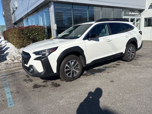 Certified 2025 Subaru Outback Premium w/ Popular Package #1A image 8