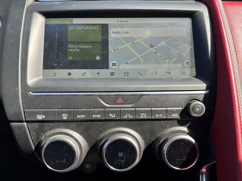 Used 2019 Jaguar E-PACE R-Dynamic SE image 22