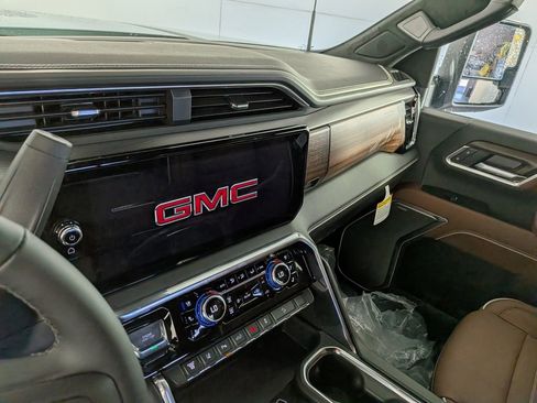 New 2026 GMC Sierra 2500 Denali Ultimate AWD/4WD image 22