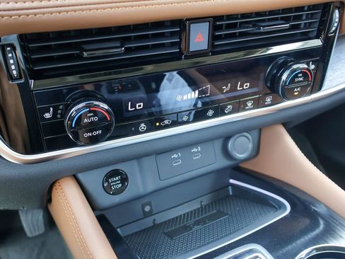 New 2026 Nissan Rogue Platinum image 13