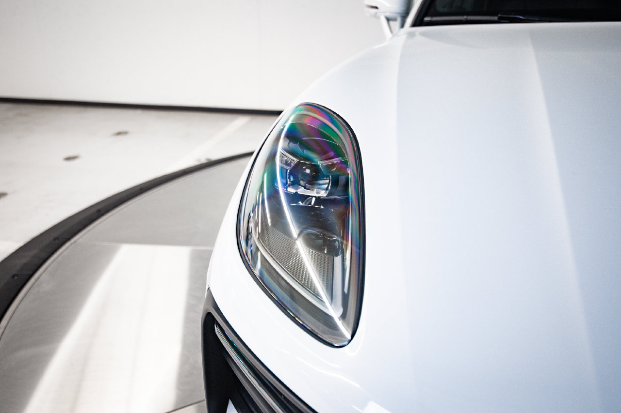 Certified 2026 Porsche Macan AWD/4WD image 13