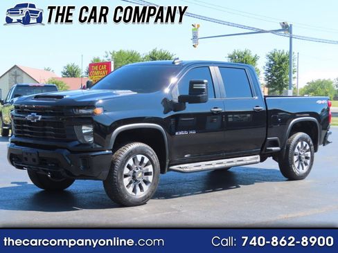 Used 2024 Chevrolet Silverado 2500 Custom w/ Custom Convenience Package AWD/4WD image 1