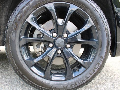 Used 2019 Jeep Grand Cherokee Summit AWD/4WD image 23