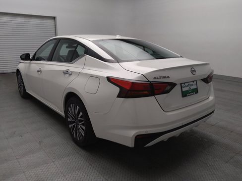 Used 2025 Nissan Altima 2.5 SV FWD image 5