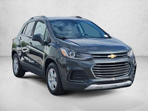 Used 2020 Chevrolet Trax LT w/ Driver Confidence Package image 3