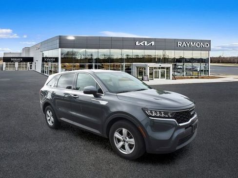 Used 2023 Kia Sorento LX FWD image 10