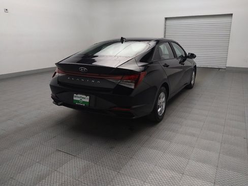 Used 2023 Hyundai Elantra SE image 9