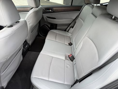 Used 2018 Subaru Outback 3.6R Limited image 13
