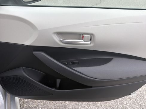 Used 2021 Toyota Corolla LE FWD image 24