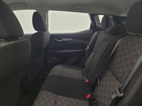 Used 2018 Nissan Rogue Sport SV image 18