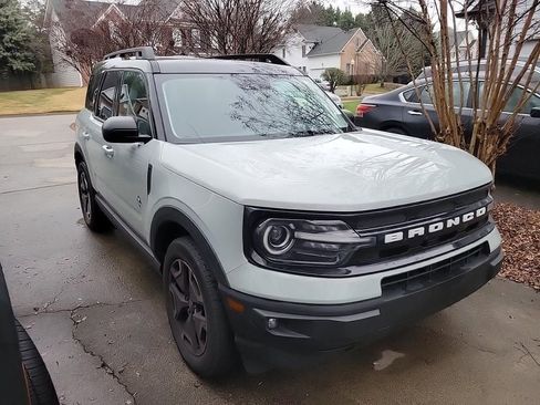 Certified 2022 Ford Bronco Sport Outer Banks w/ Tech Package image 2