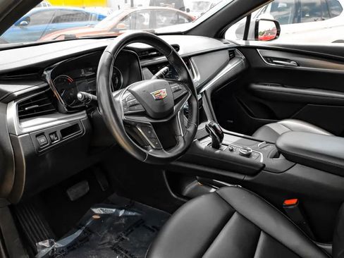 Used 2023 Cadillac XT5 Luxury FWD image 3
