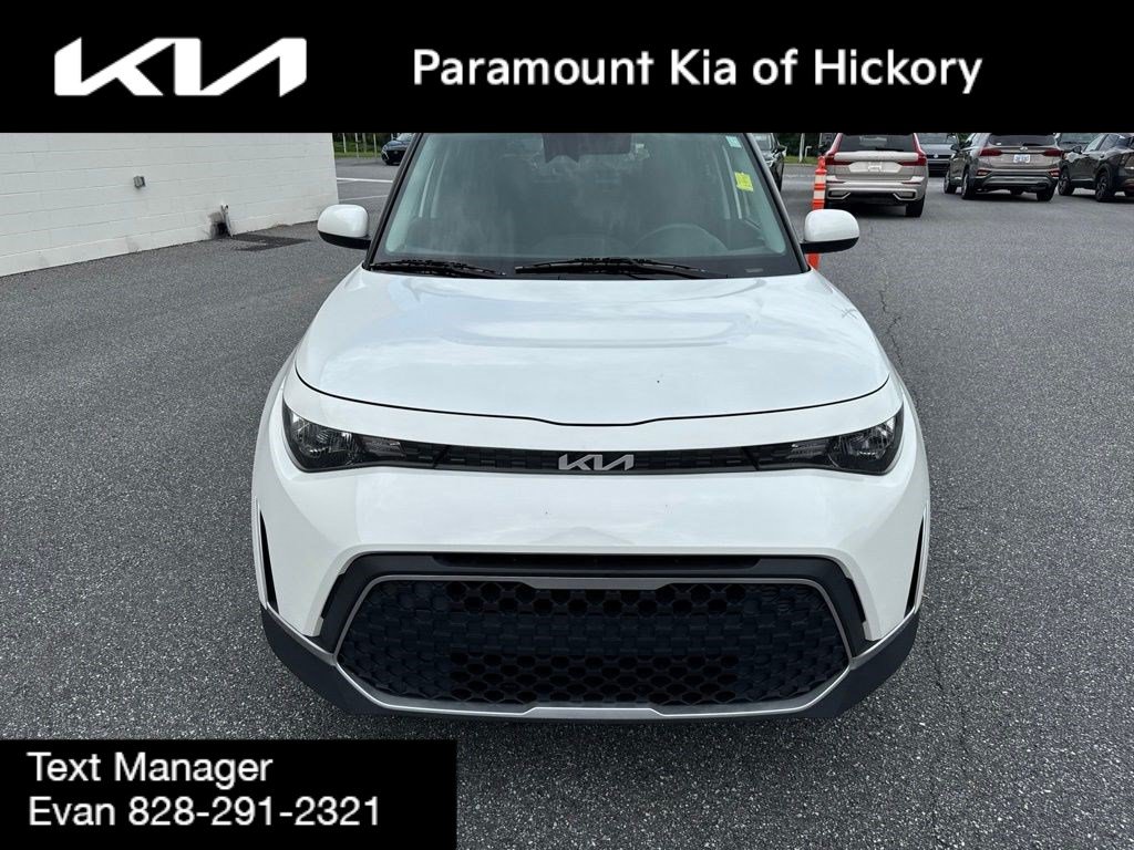 Used 2023 Kia Soul LX w/ Option Group 015 FWD image 2