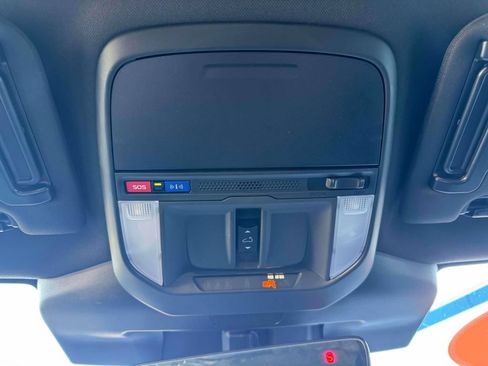 Used 2025 Subaru Forester Premium AWD/4WD image 35