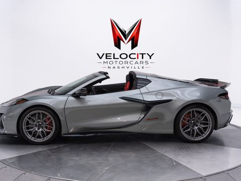 Used 2024 Chevrolet Corvette Z06 RWD image 17