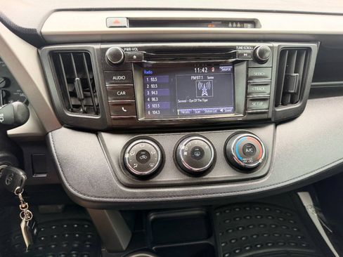 Used 2017 Toyota RAV4 LE w/ Carpet Mat Package FWD image 32