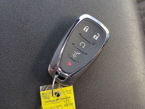Used 2018 Chevrolet Equinox LT FWD image 27