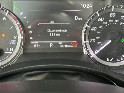 Certified 2024 Toyota Highlander XLE image 32