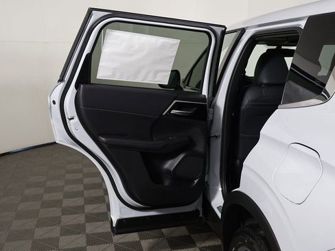 New 2025 Mitsubishi Outlander SE AWD/4WD image 26