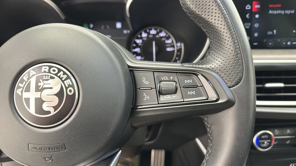 Used 2023 Alfa Romeo Stelvio Ti w/ Active Assist Plus Package AWD/4WD image 18