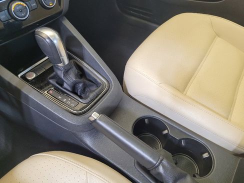 Used 2017 Volkswagen Jetta SEL FWD image 26