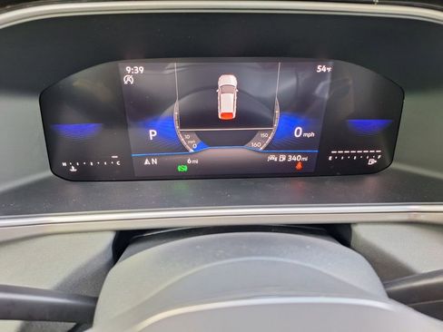 New 2026 Volkswagen Taos SE image 14