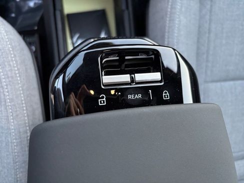 New 2025 Volvo EX30 Ultra w/ Protection Package Premier image 11