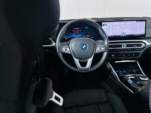 Used 2024 BMW i4 eDrive40 w/ Premium Package RWD image 17