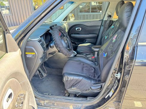 Used 2015 Kia Soul + FWD image 5