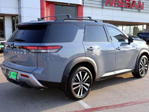 Certified 2023 Nissan Pathfinder Platinum FWD image 6