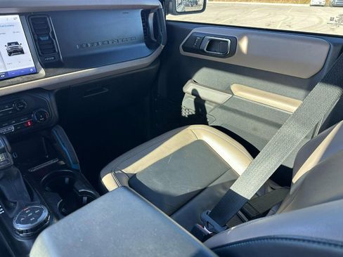 Used 2022 Ford Bronco Wildtrak image 14